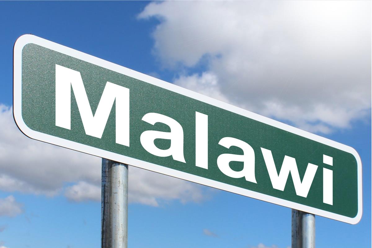 malawi-free-of-charge-creative-commons-green-highway-sign-image